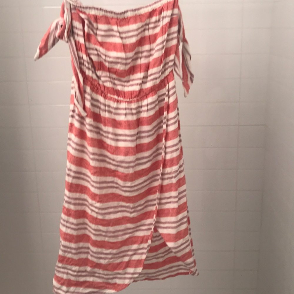 Beautiful new with tags lovers+friends Dress